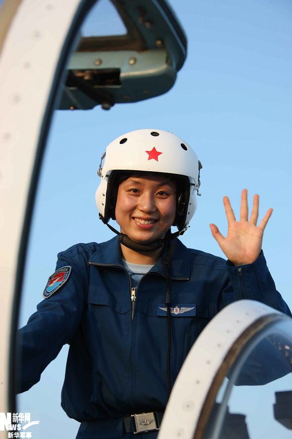 空军首批战斗机女飞行员将首次代表中国空军女飞行员驾驶国产战斗机