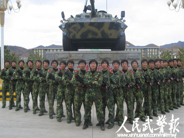 迷彩服…这支传奇的女子特警队是那样令人