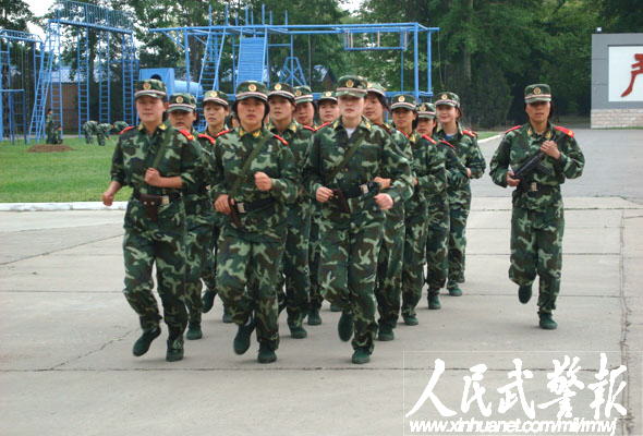 图解武警女子<em>特警队</em>:从<em>女</em>娇娃到霸王花-武警,北