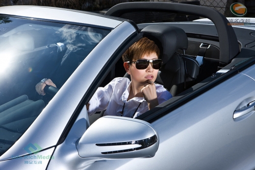 李慧珍阳光美女约会超跑(1)