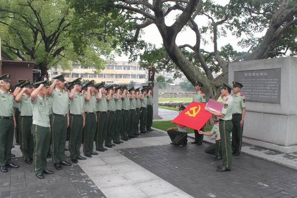 精神洗礼 武警8634部队官兵参观爱国主义教育基地