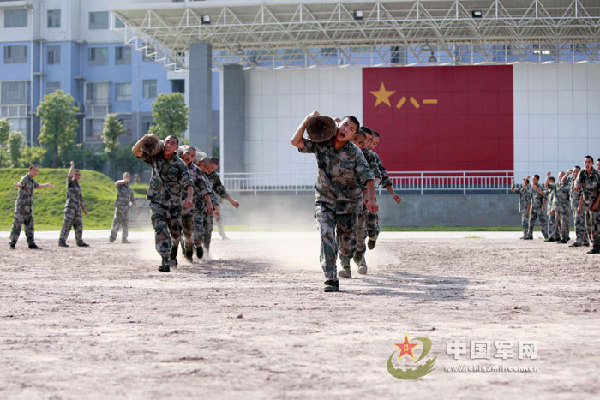 一个警卫营多少人_二炮警卫营_74师最精锐的警卫营