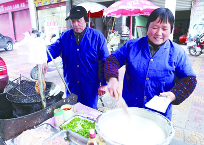 金黄“泡虾”惹人馋--黄岩新闻网