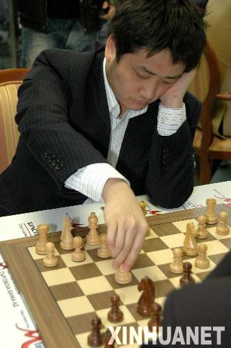国际象棋一共有几个 10700311_763541.jpg