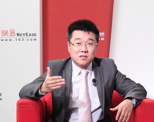 华图申论教研室主任  钟君  第二部分:申论应区别于杂文和写作考试,要