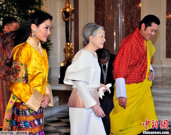 不丹国王夫妇首次访问日本-不丹,旺楚克,不丹国王,日本皇宫,日本首相